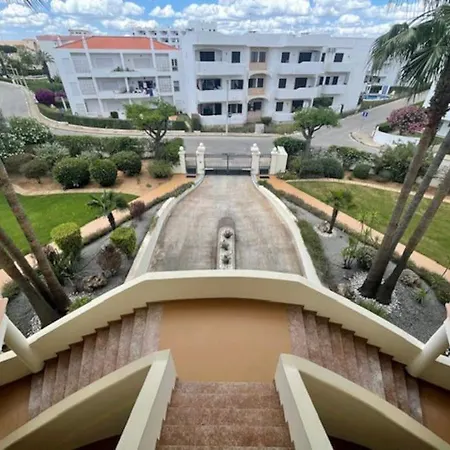 Apartment Escape With A Large Balcony And Parking