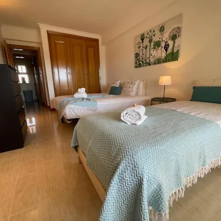 Escape With A Large Balcony And Parking Vilamoura