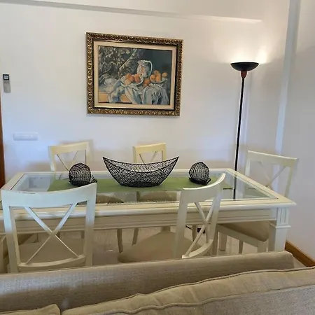 Apartmán Escape With A Large Balcony And Parking