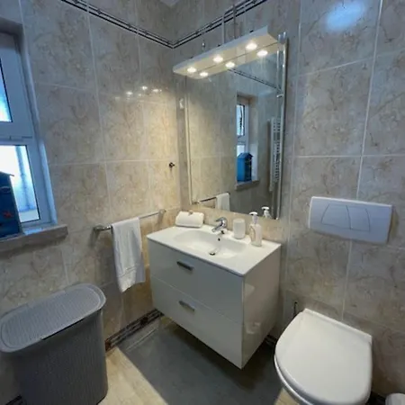 Escape With A Large Balcony And Parking Apartmán *