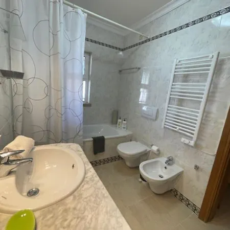 Escape With A Large Balcony And Parking Vilamoura